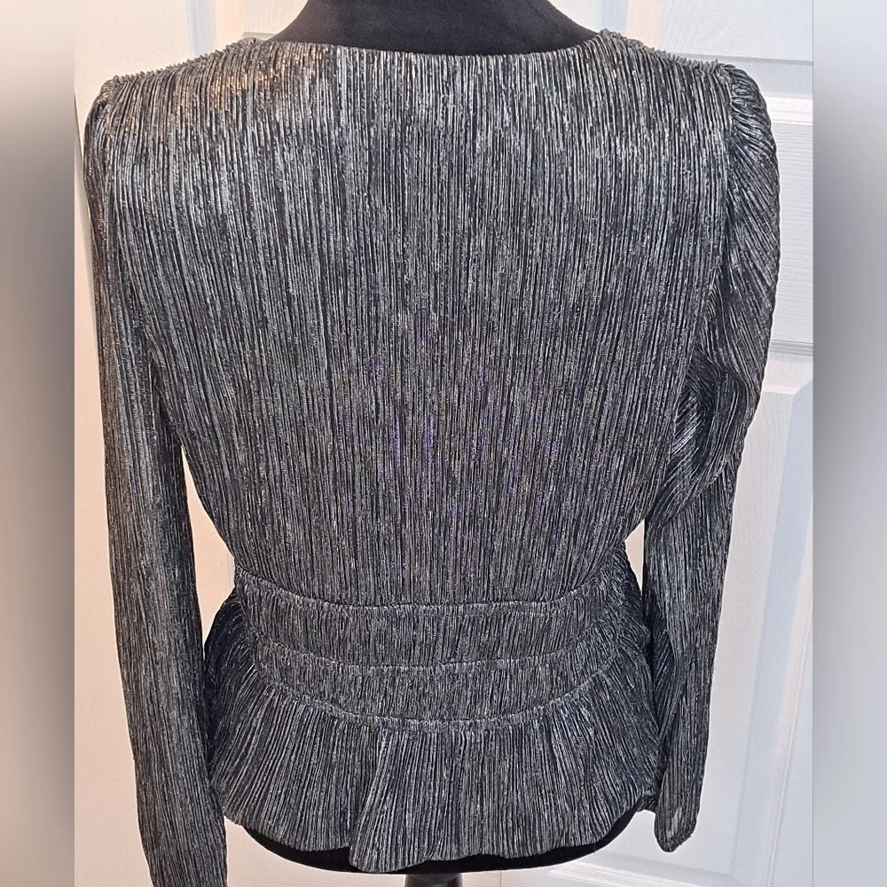 Sofia Vergara Metallic Cropped Blouse Size XL